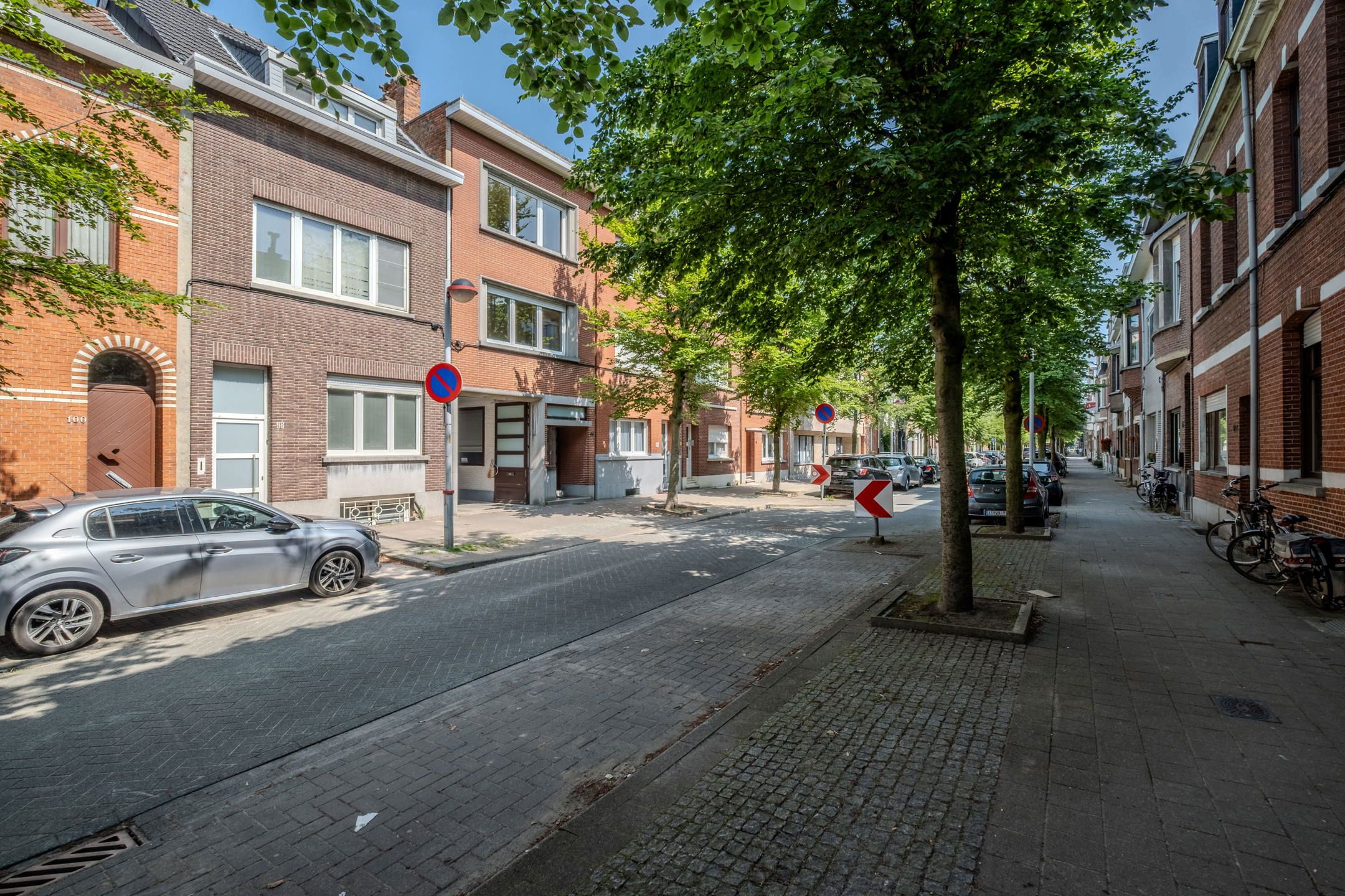 Woning met magazijn en studio op toplocatie te Merksem foto 2