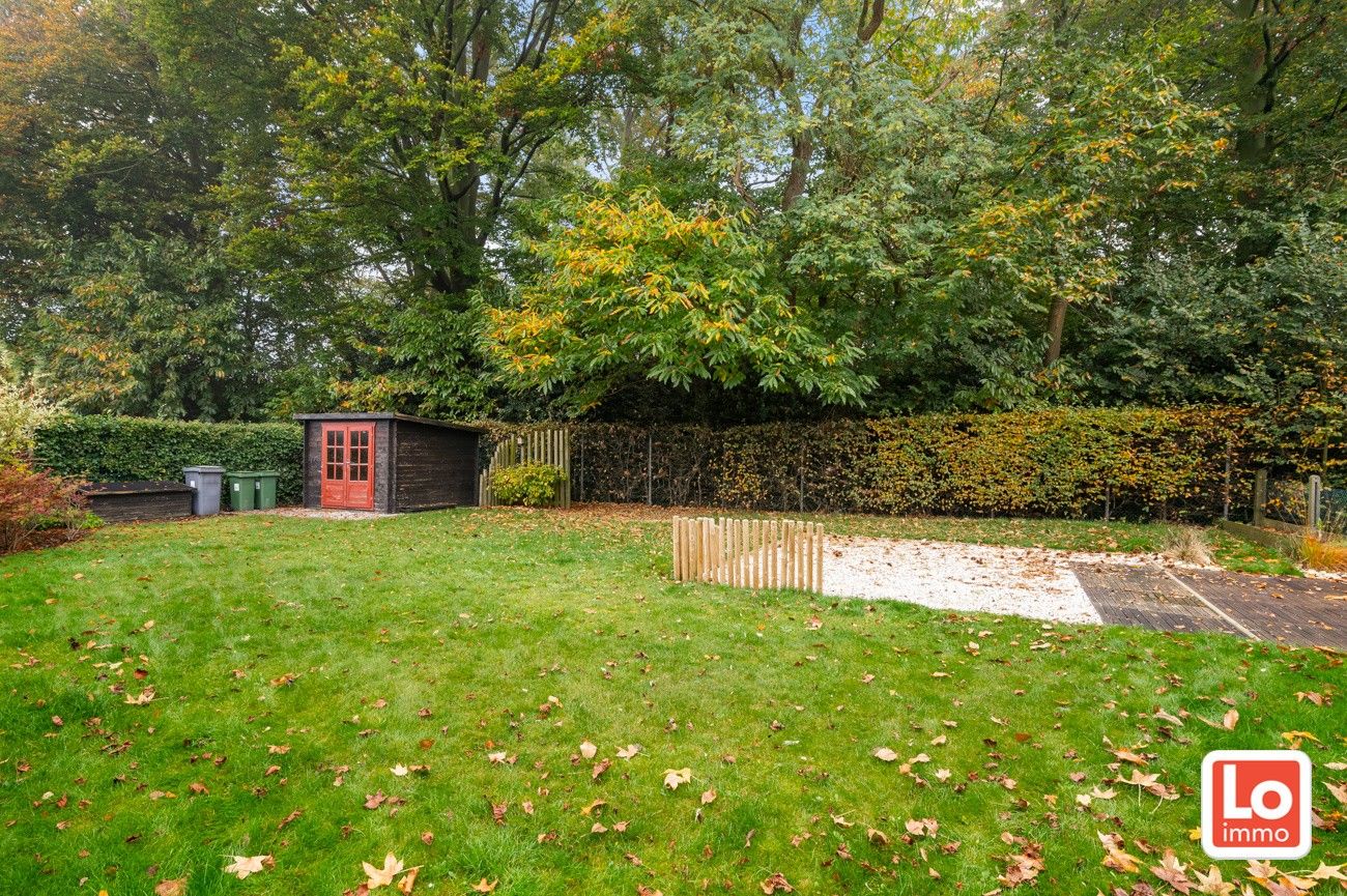 VERKOCHT!! Te renoveren ruime alleenstaande woning met inpandige garage op een top locatie in hartje Lochristi! foto 3