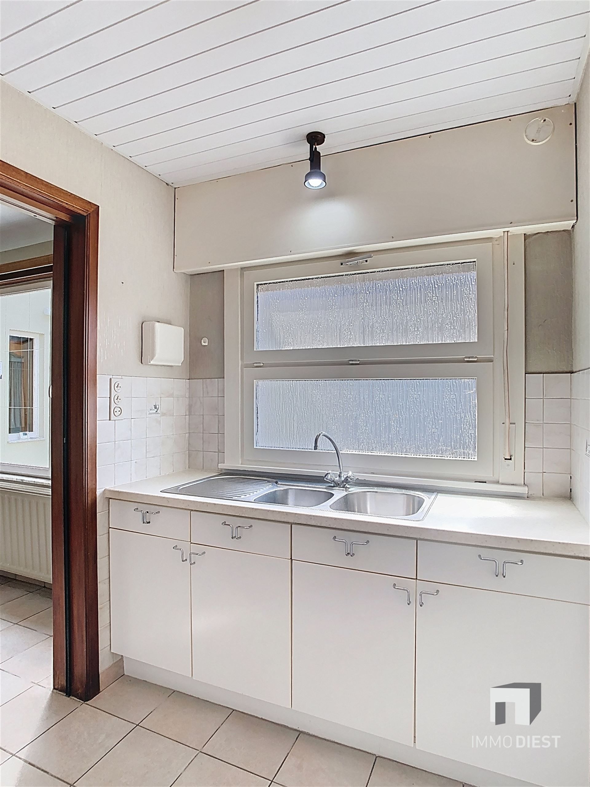 Ruime rijwoning met 4 slaapkamers op 4a 19ca. foto 11