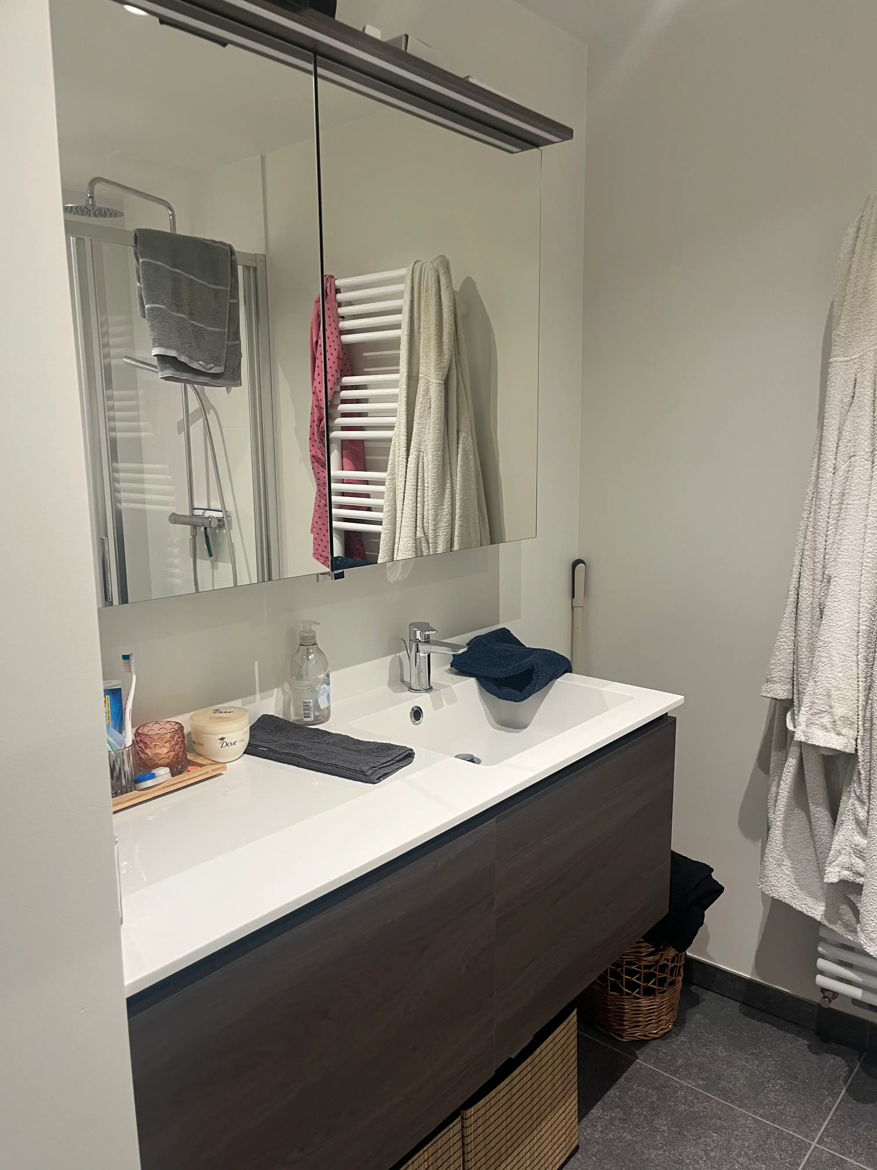 Gerenoveerd appartement met 2 slaapkamers foto 6