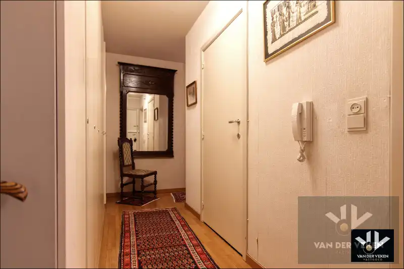 APPARTEMENT MET 3 SLPK - 102 m2 + terras - INCLUSIEF GARAGEBOX foto 3