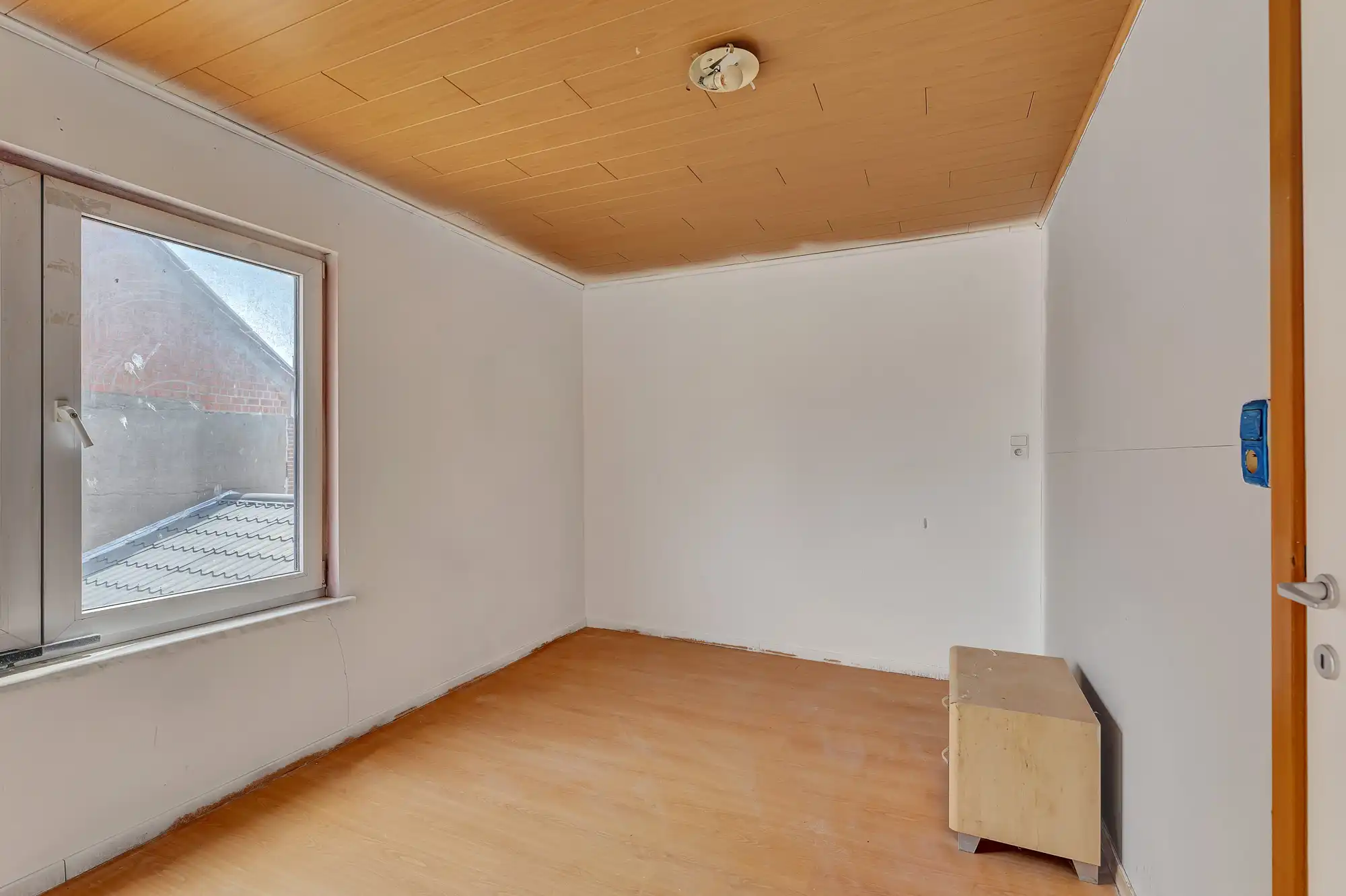 Te renoveren woning met 3 slaapkamers en garage foto 14
