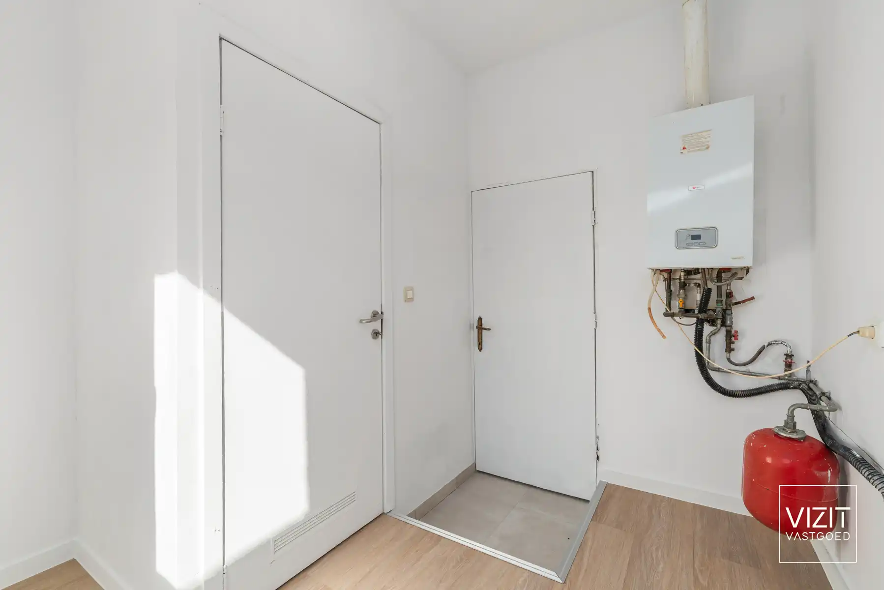 Volledig gerenoveerde woning met stadstuin foto 16