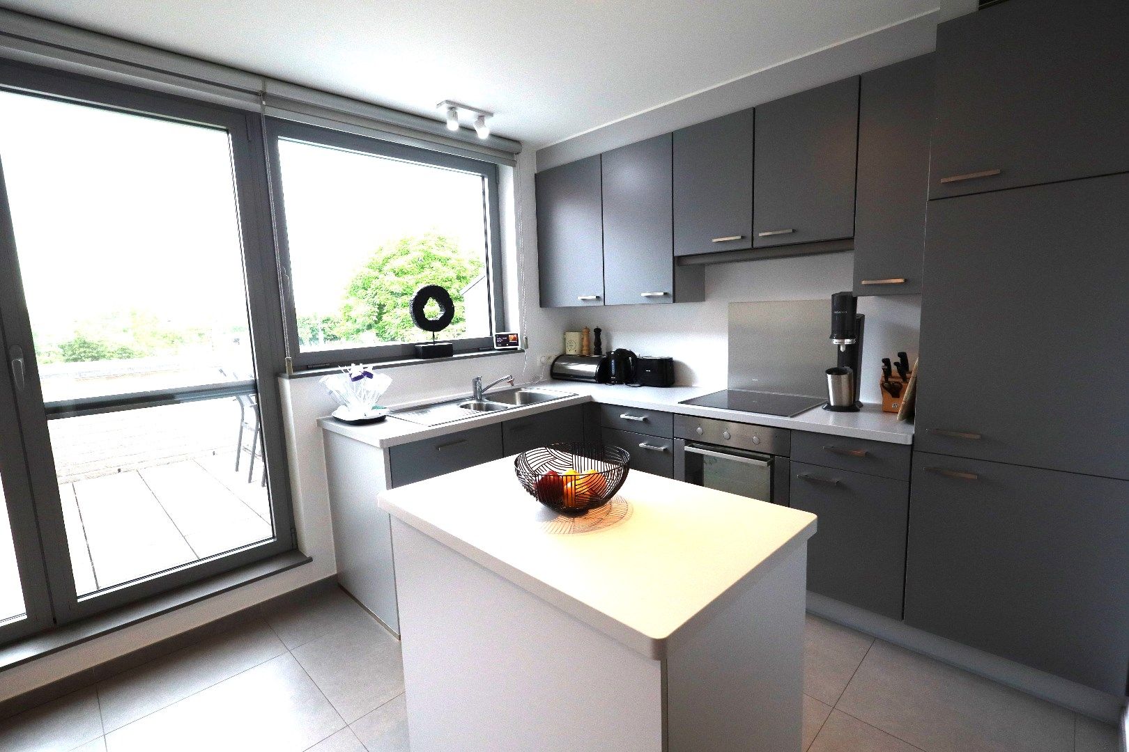 Instapklaar appartement met ruim terras in hartje Perk foto 12