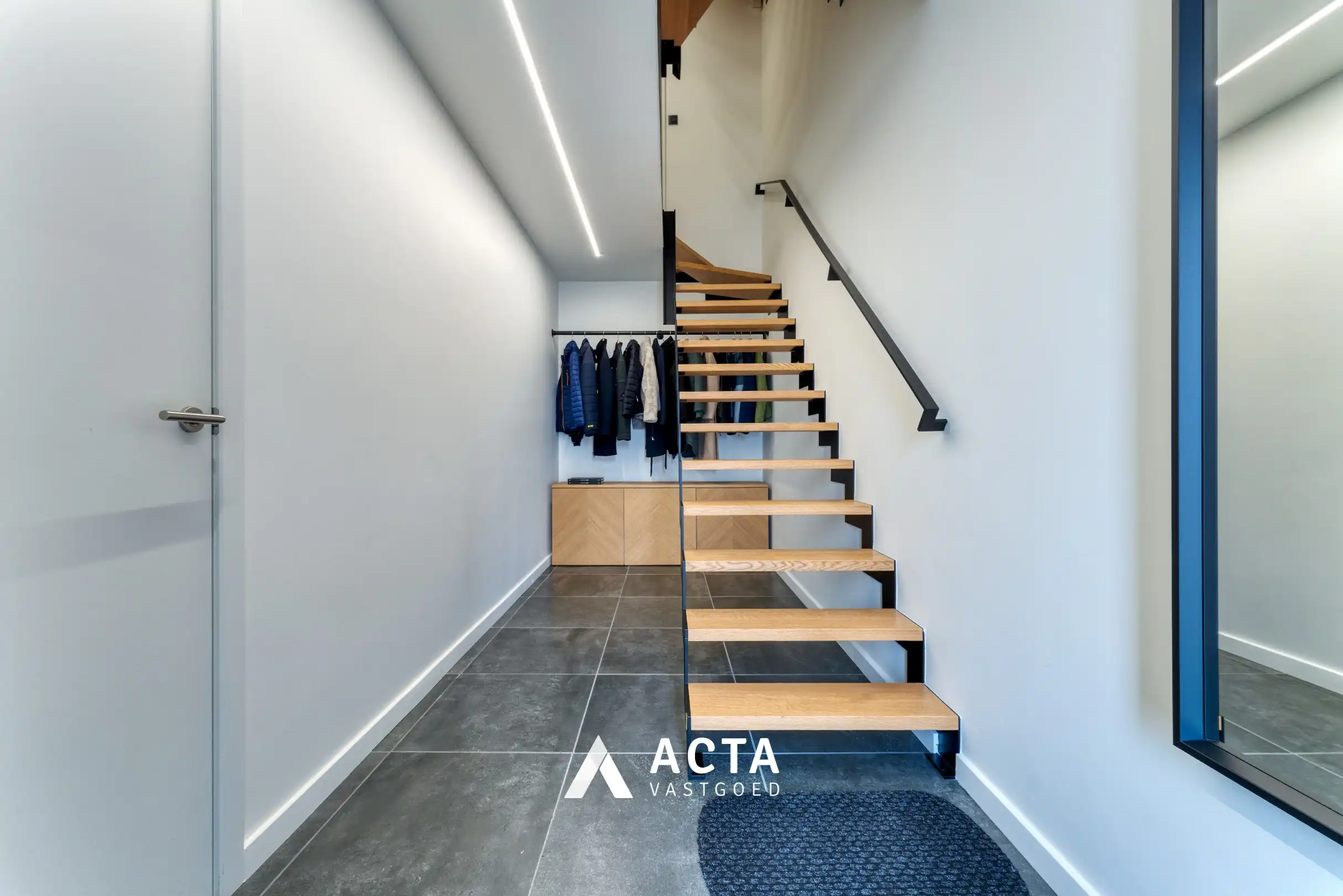 Instapklare bel-etage met 3 slaapkamers en garage foto 9