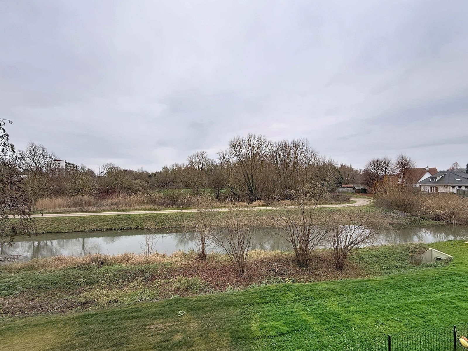 Energiezuinig nieuwbouwappartement met terras en garage. foto 3