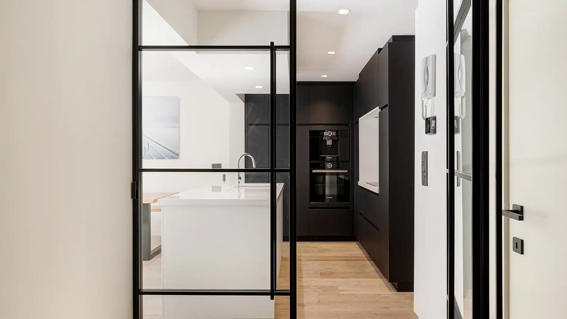 Gerenoveerd appartement met 3 kamers en zijdelings zeezicht te Knokke foto 11