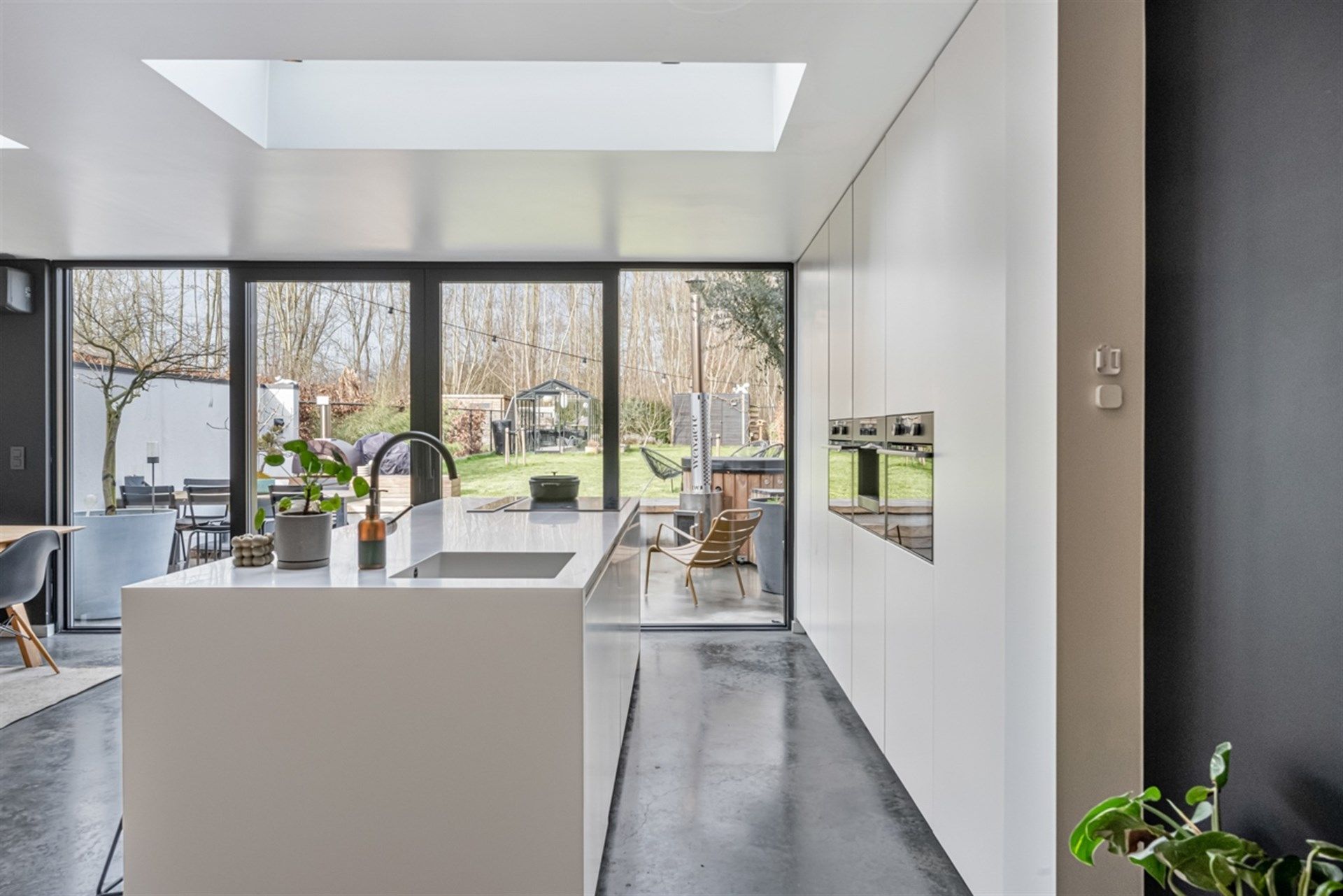 Prachtige gerenoveerde woning te Nieuwerkerken foto 4