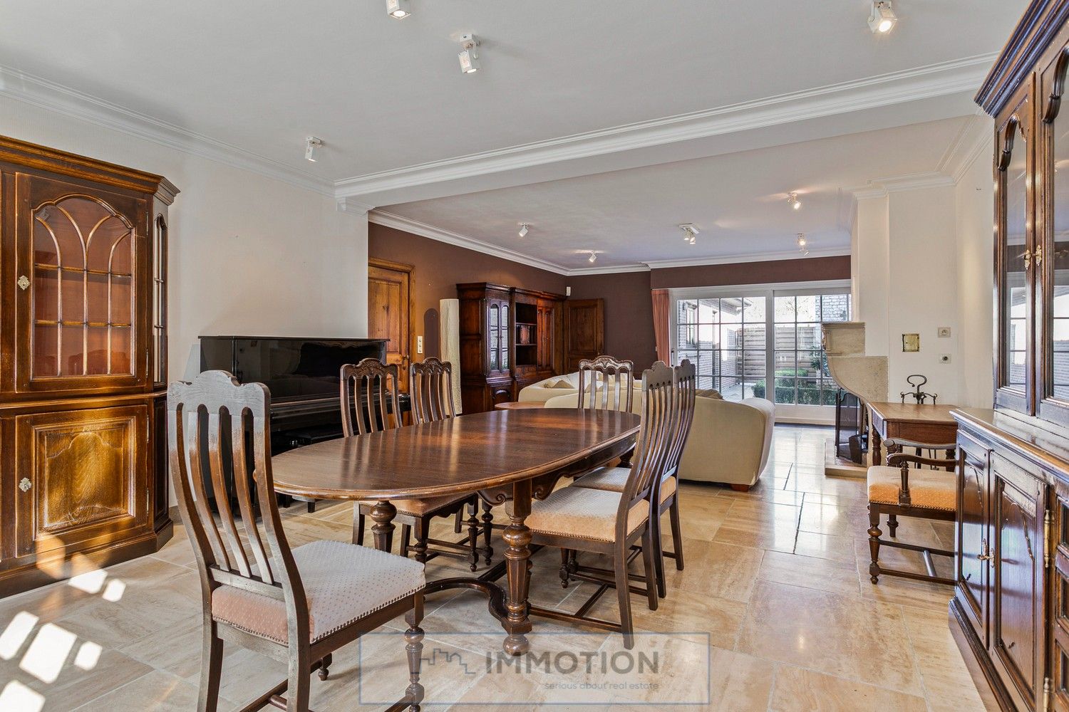 Unieke burgerwoning met bijgebouw en tuin foto 8