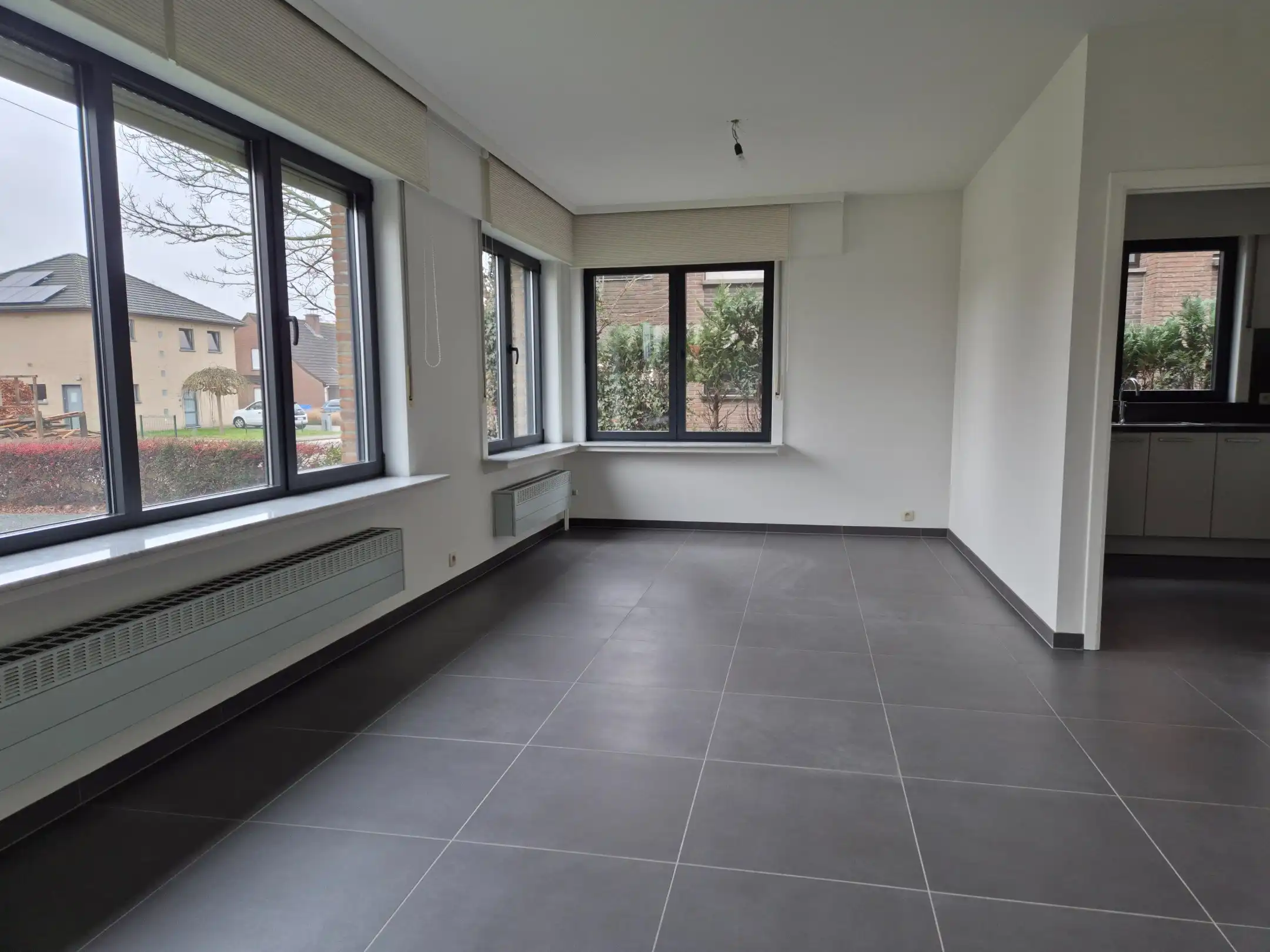 Gelijkvloers appartement met groot terras, tuin en garage. foto 6