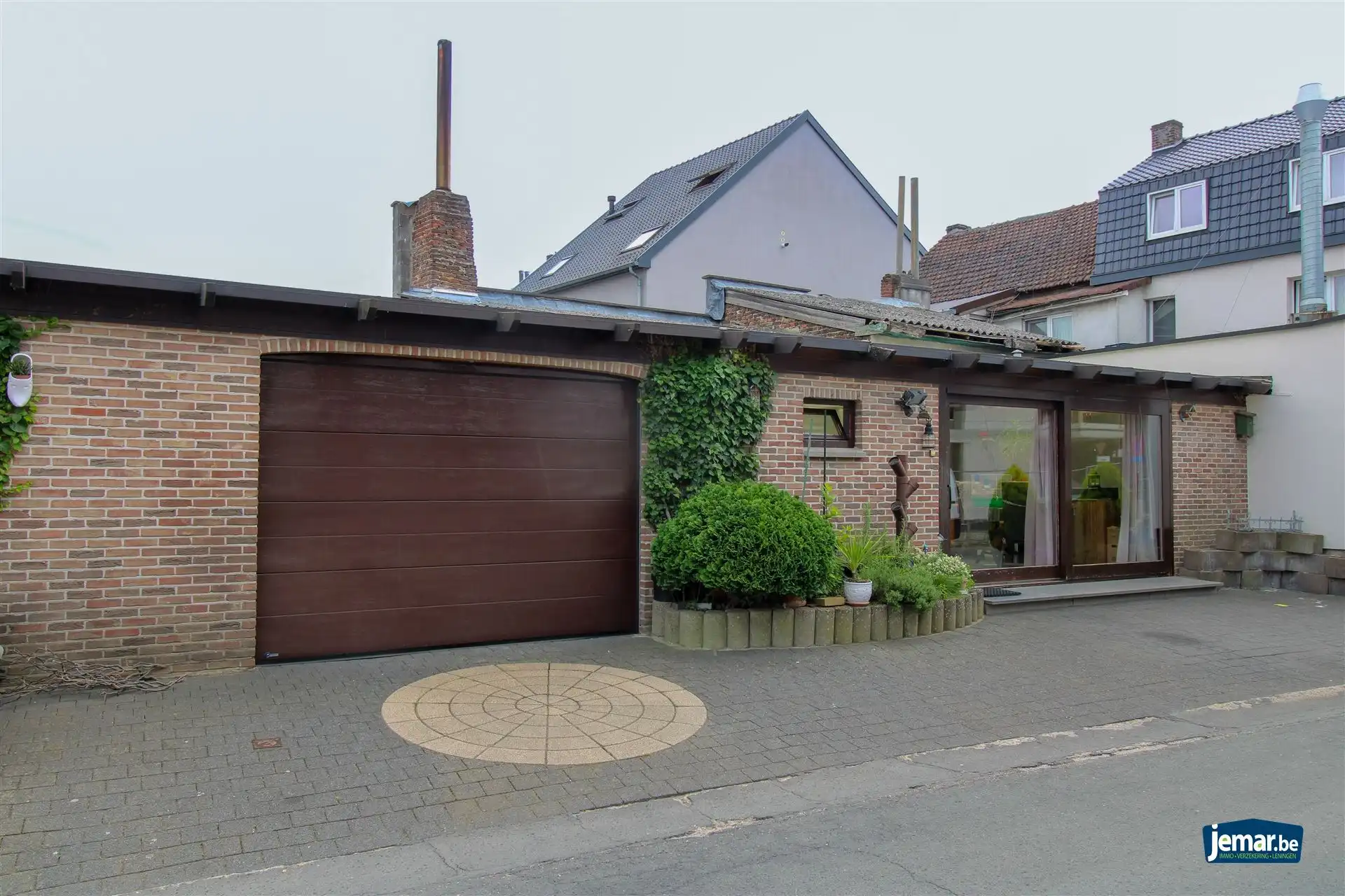 Handelspand met woonst te koop gelegen op toplocatie in Maasmechelen! foto 17