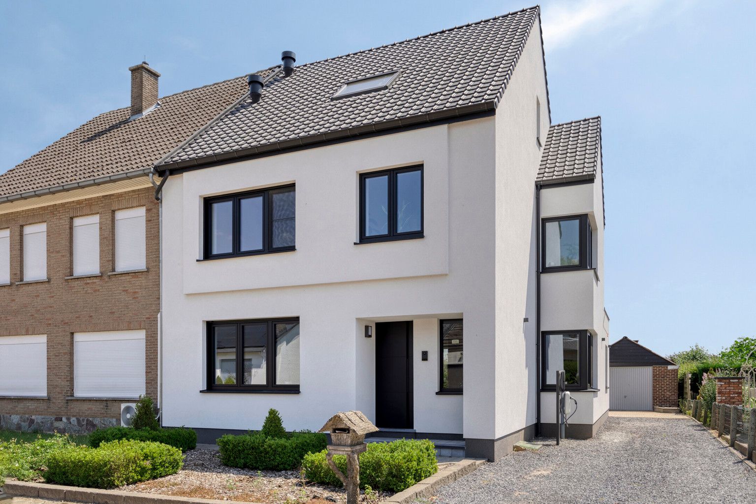 instapklare, volledig gerenoveerde woning met tuin in Tienen foto {{pictureIndex}}