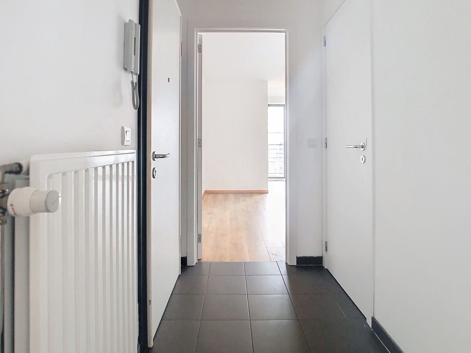 Instapklaar appartement met 2 slaapkamers foto 3