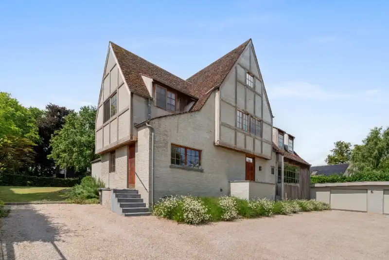 --- NIEUW --- Exclusieve instapklare villa te Drongen (verkoop onder registratierechten) foto {{pictureIndex}}