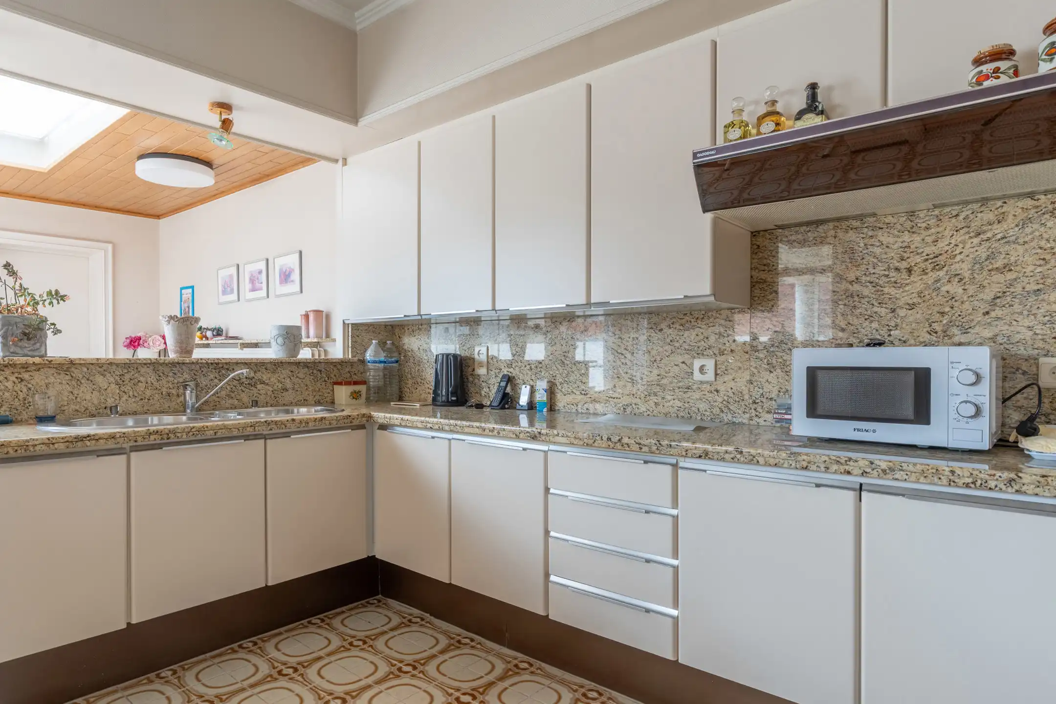 Zeer nette charmante woning met 3 slaapkamers op 579 m² foto 11