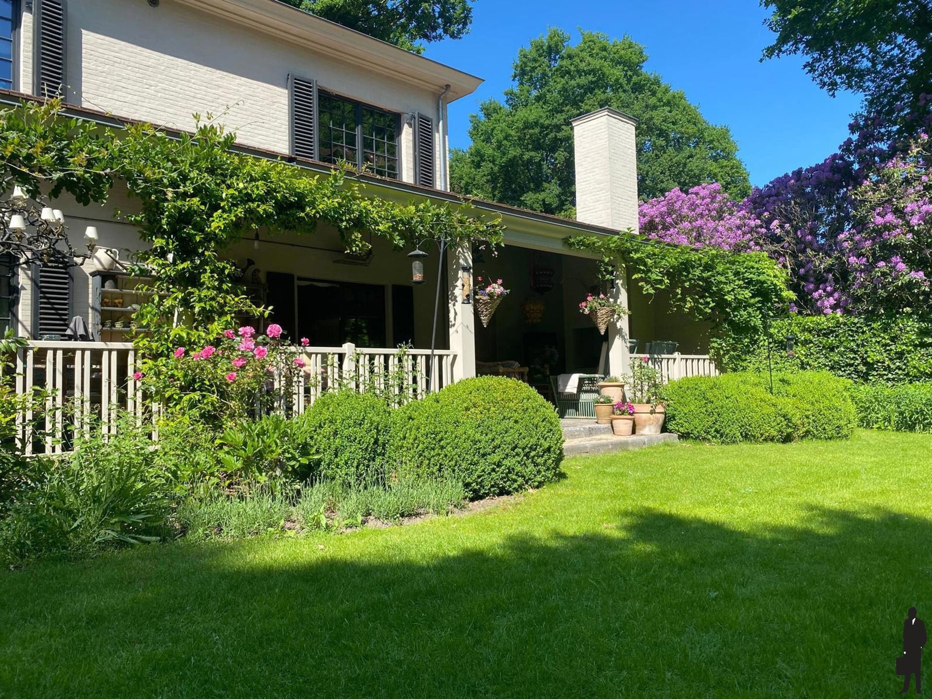 Instapklare villa, in hartje Vriesdonk, met parktuin foto 32