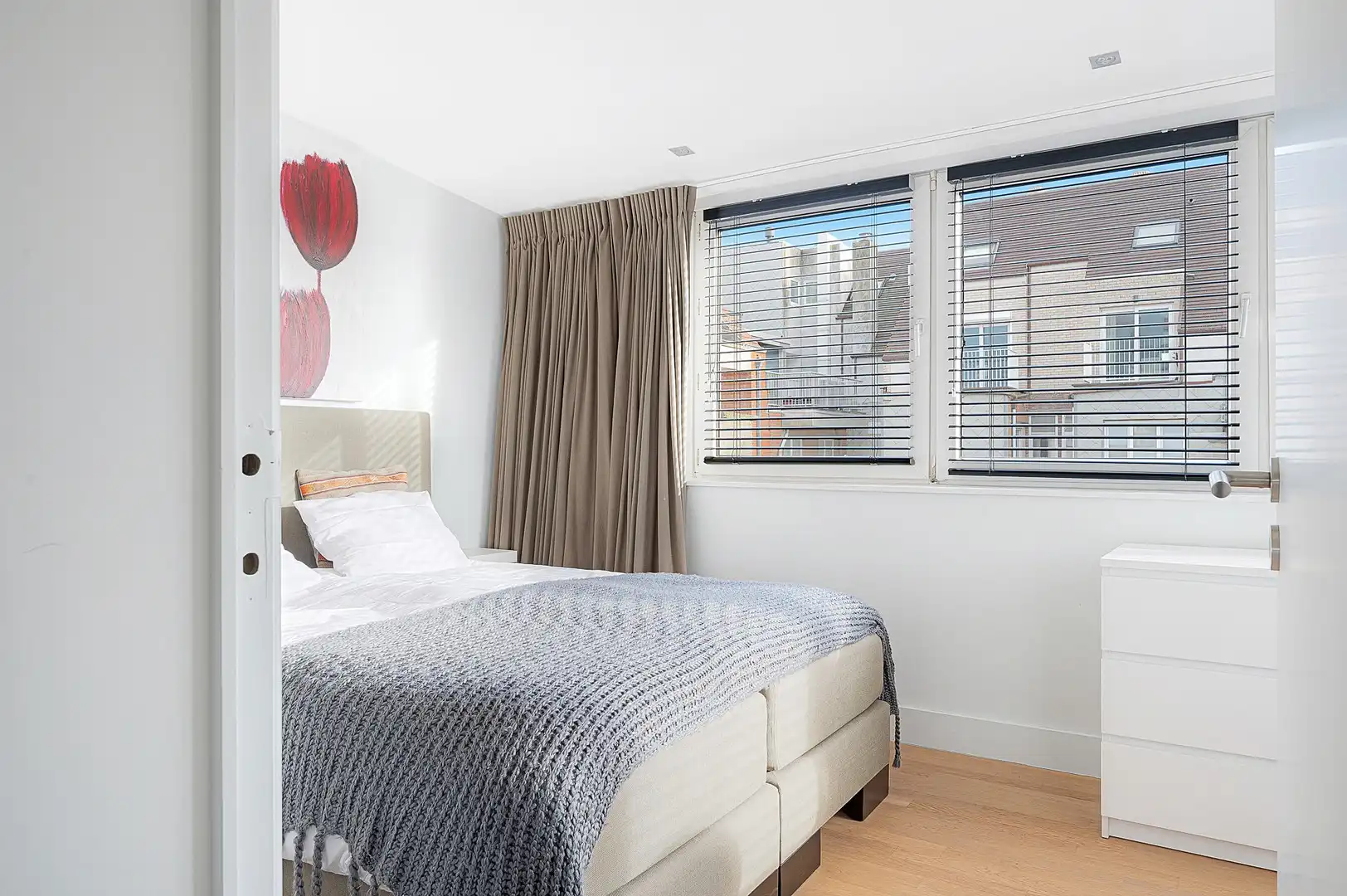 Ruim en lichtrijk penthouse-appartement met royale terrassen en open zeezicht . foto 22