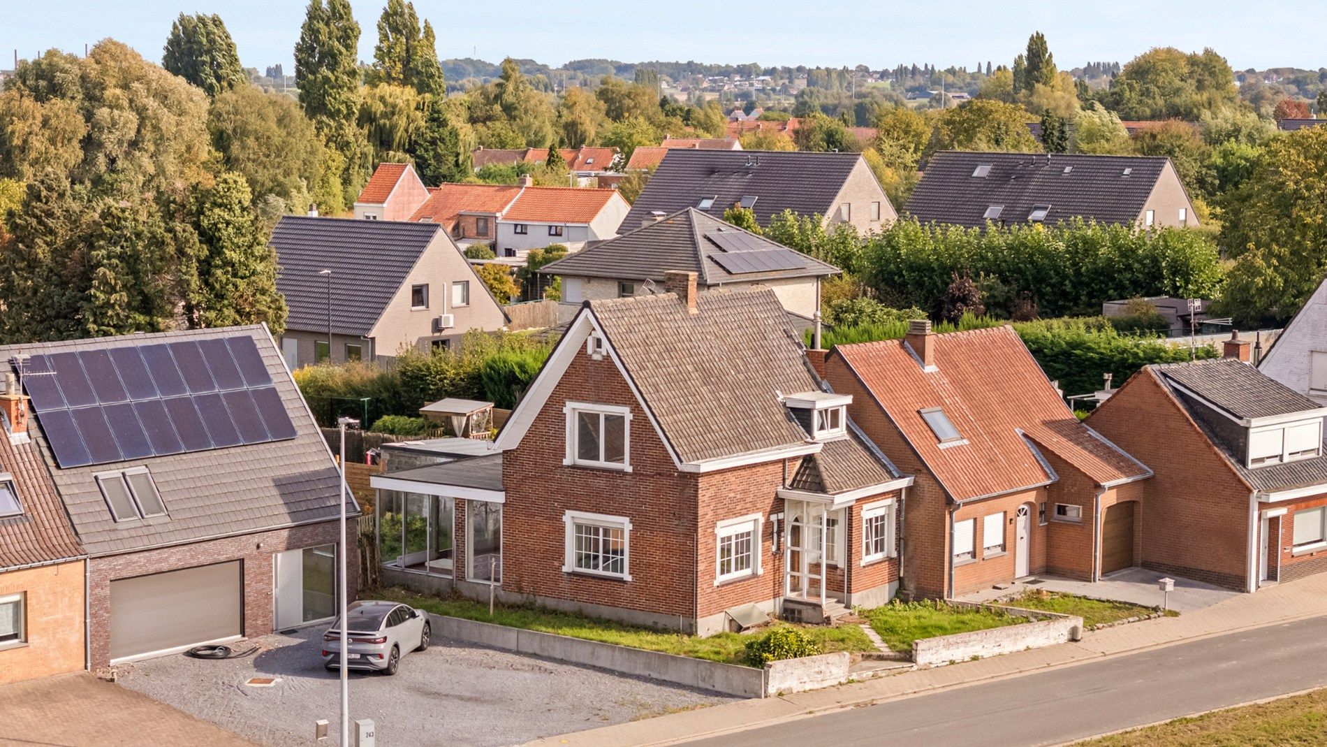 Halfopen woning met garage en fenomenaal uitzicht in Rekkem foto 16