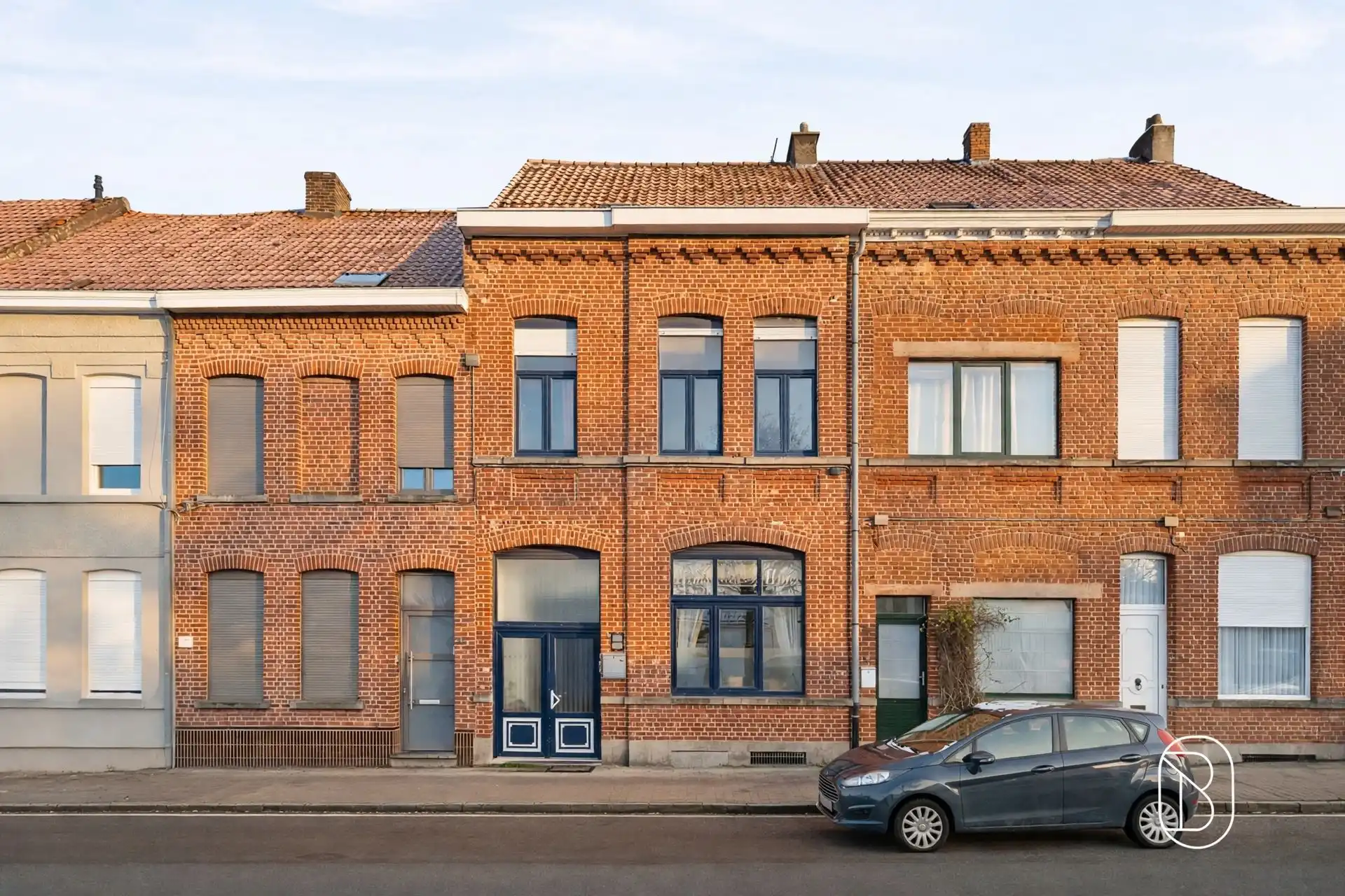 Grote karakterwoning met 5 slaapkamers en dakappartement. foto 2