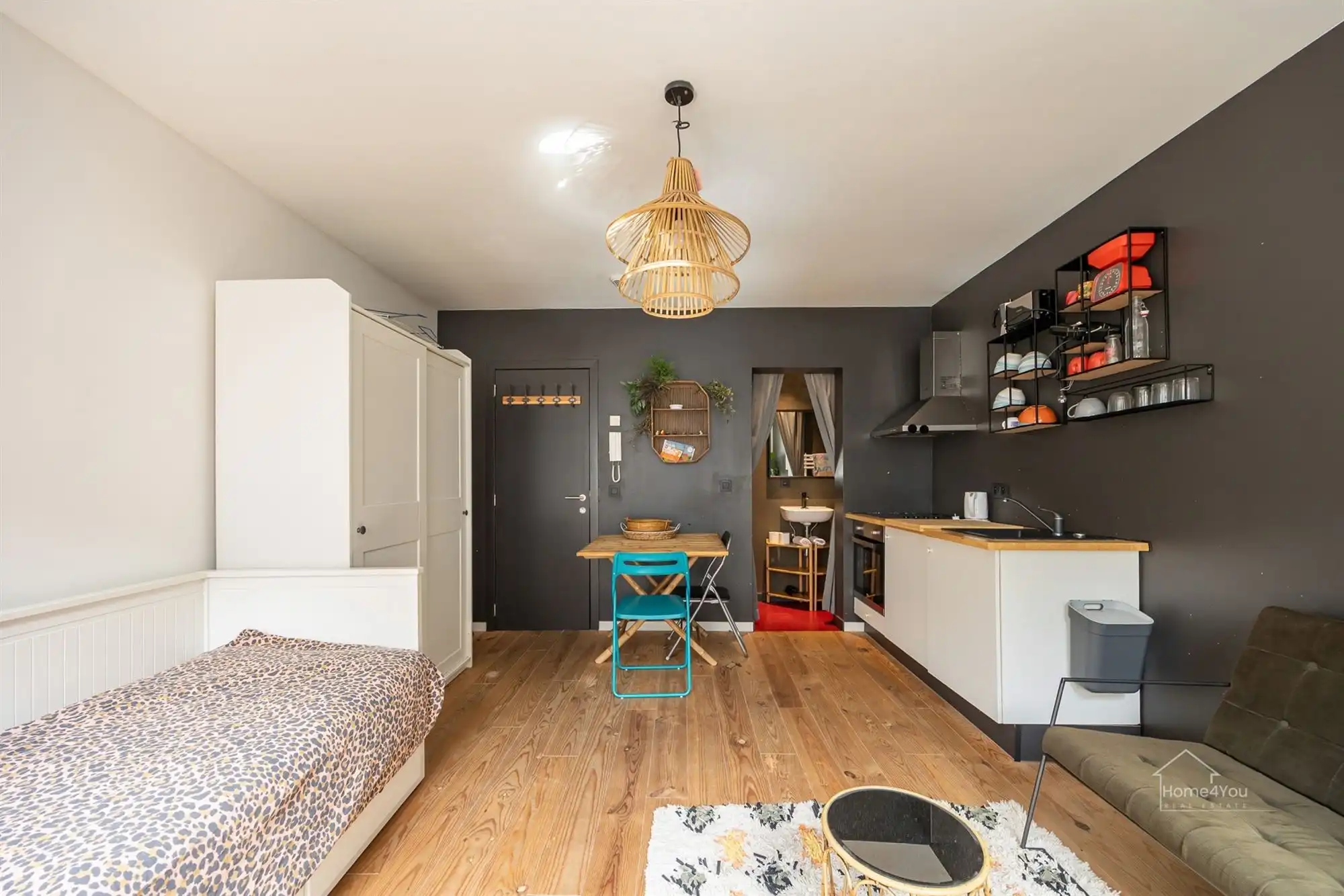 Gezellige studio vlakblij Antwerpen Centraal! foto 4