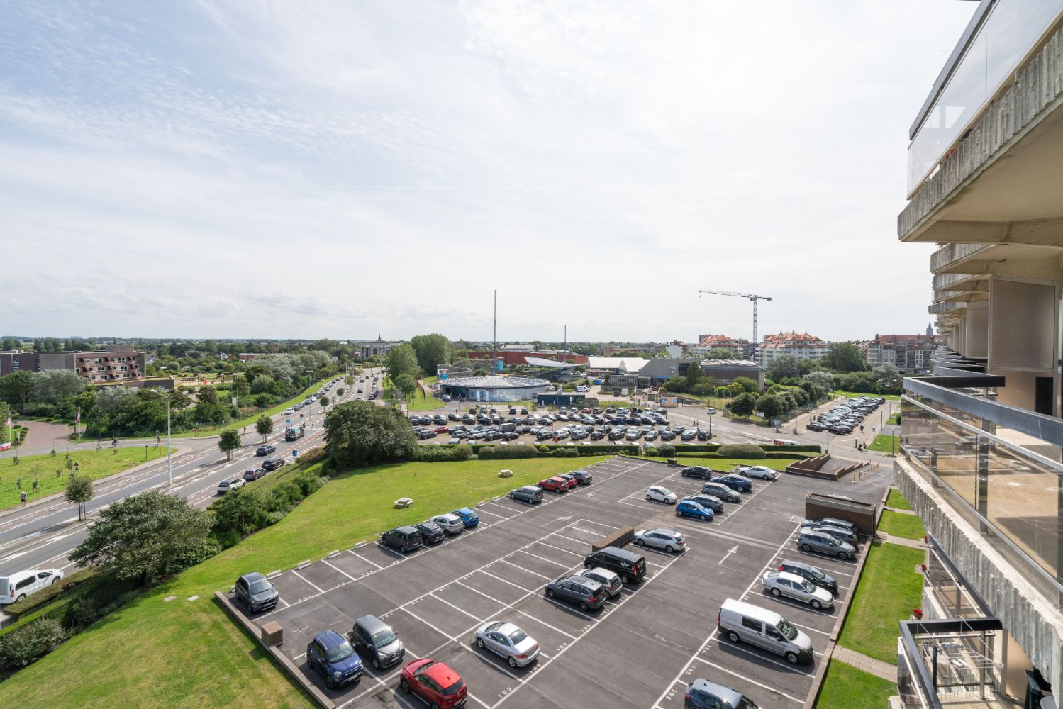 Prachtig doorlopend hoekappartement met zowel frontaal zeezicht als zicht op de polders foto 24