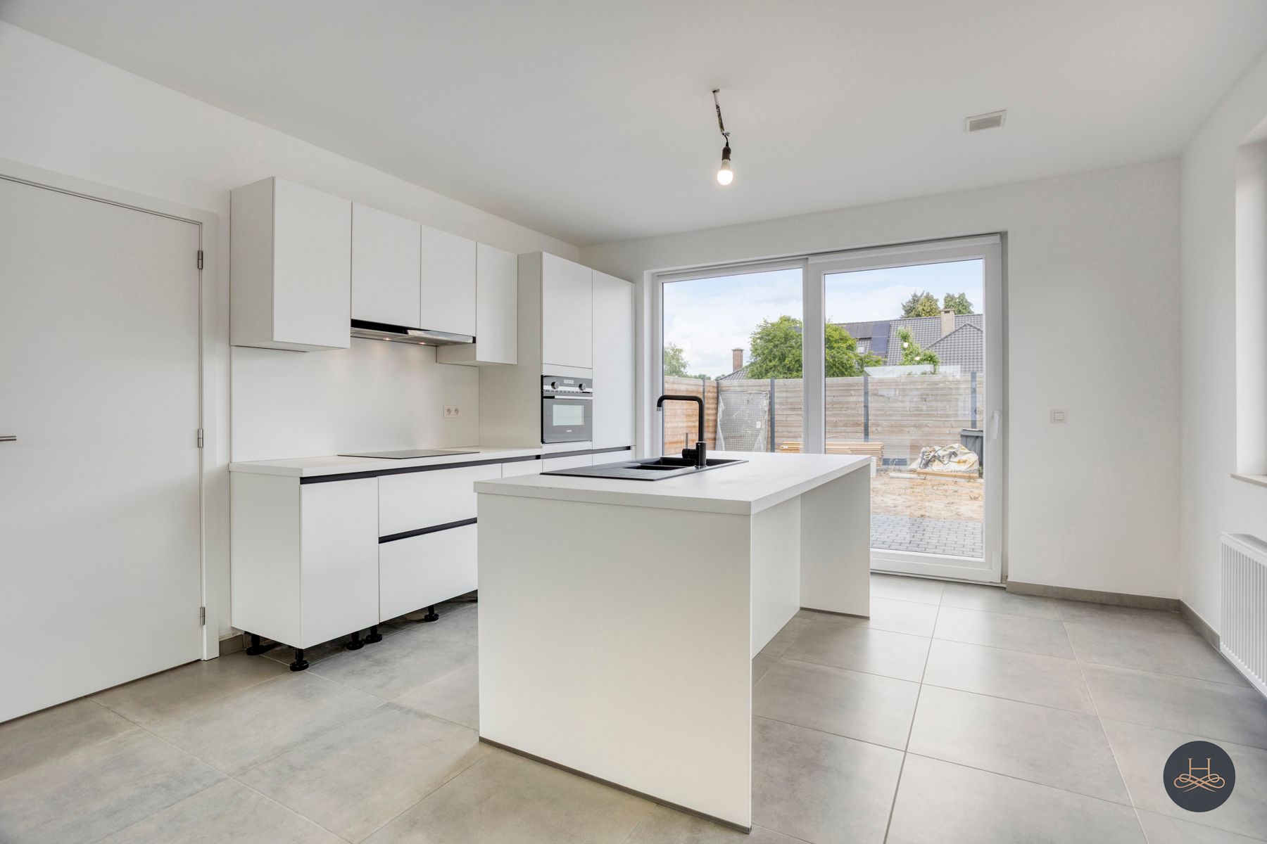 Rustig gelegen nieuwbouw woning met 3 slaapkamers foto 7