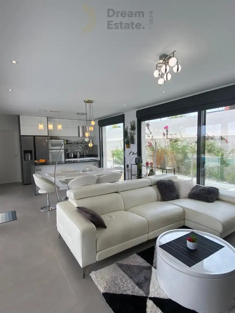 Exclusieve Designvilla instapklaar in Polop – Moderne Luxe met Zeezicht foto 2