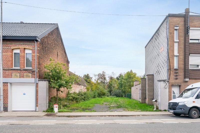 Perceel bouwgrond GB van 750m² - diverse mogelijkheden! foto {{pictureIndex}}