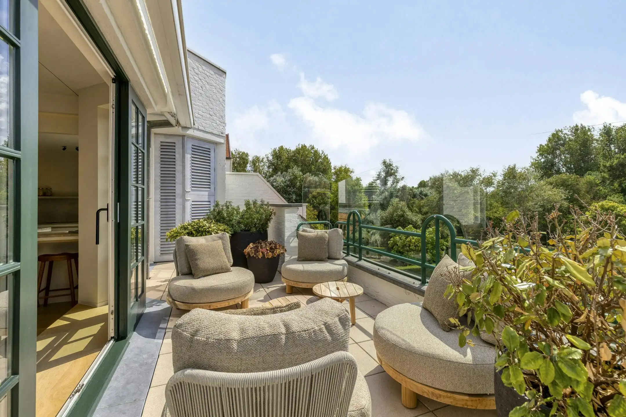 Gerenoveerd hoekappartement te koop in Knokke-Zoute foto 2