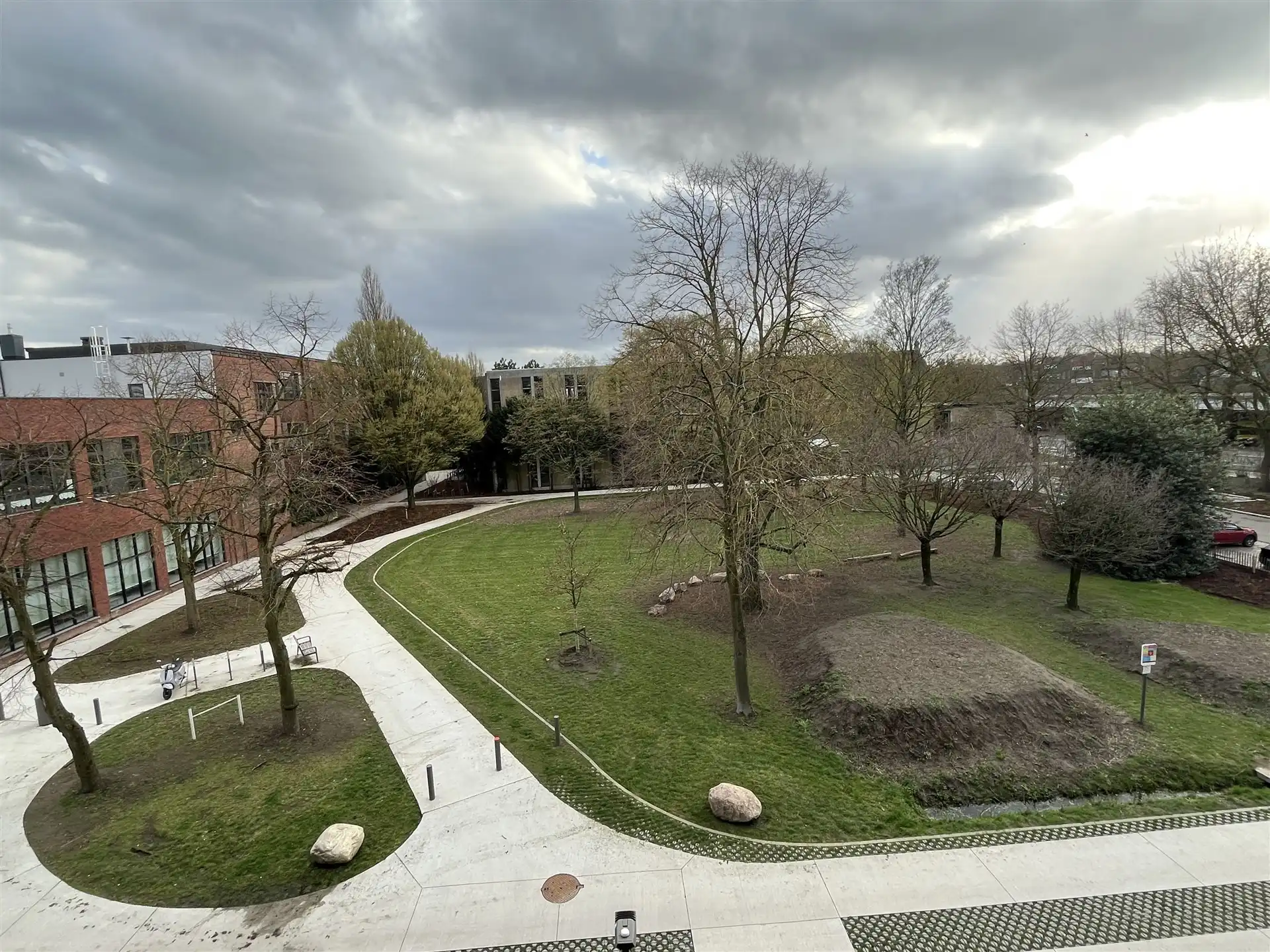 Instapklaar 2 slaapkamer appartement + autostaanplaats foto 11