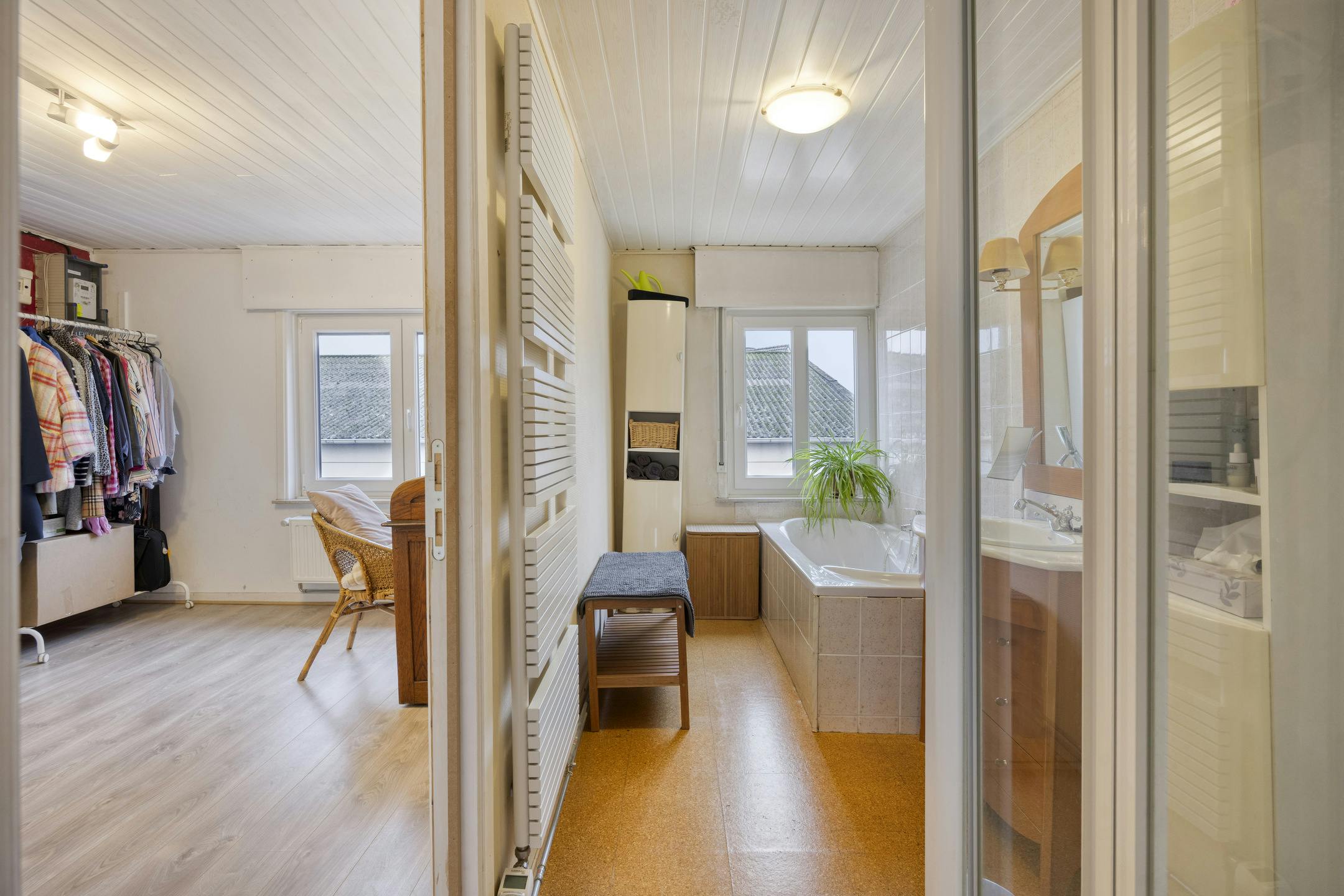 Charmante woning met potentieel te koop in Steenokkerzeel foto 11