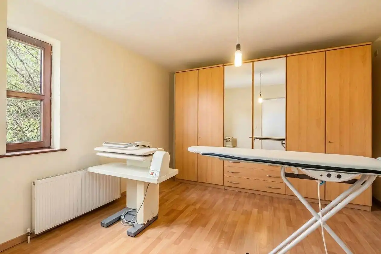 RUIME VILLA MET 340 M² BEW. OPP. AAN WOONPLEZIER, 3 ZONNETERRASSEN EN VOLLEDIG PRIVATE TUIN te Oostende ! foto 29