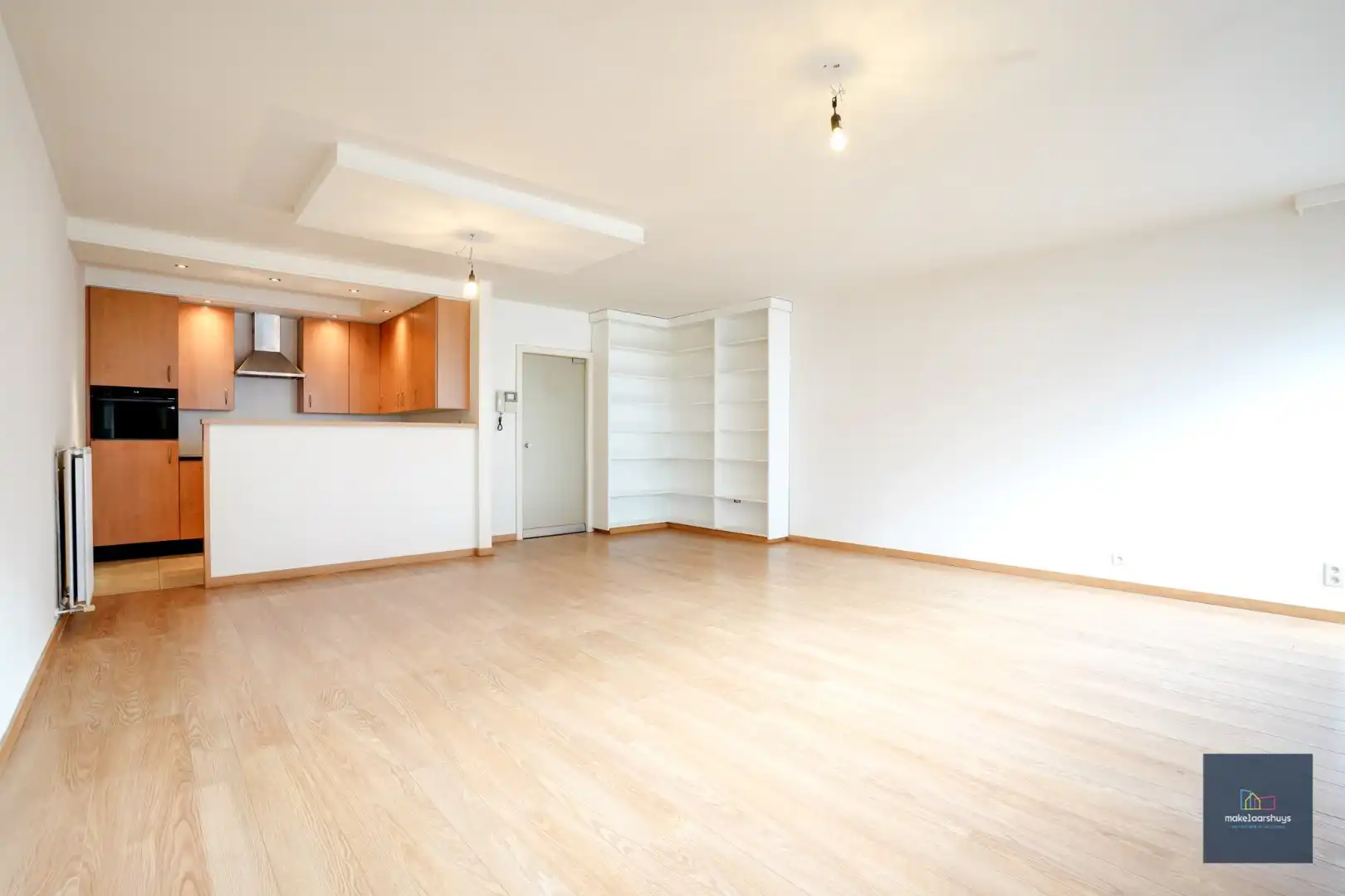 Goedgelegen 2slpk-appartement met terras en staanplaats foto 5