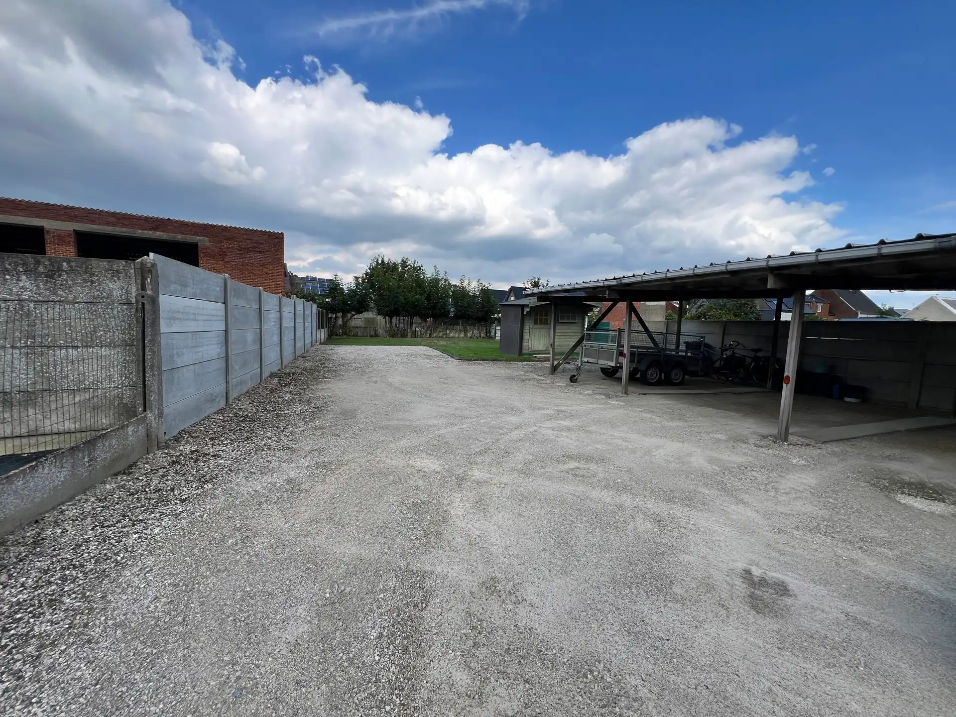 HERZELE – Ruim 2-slaapkamerappartement met terras foto 11