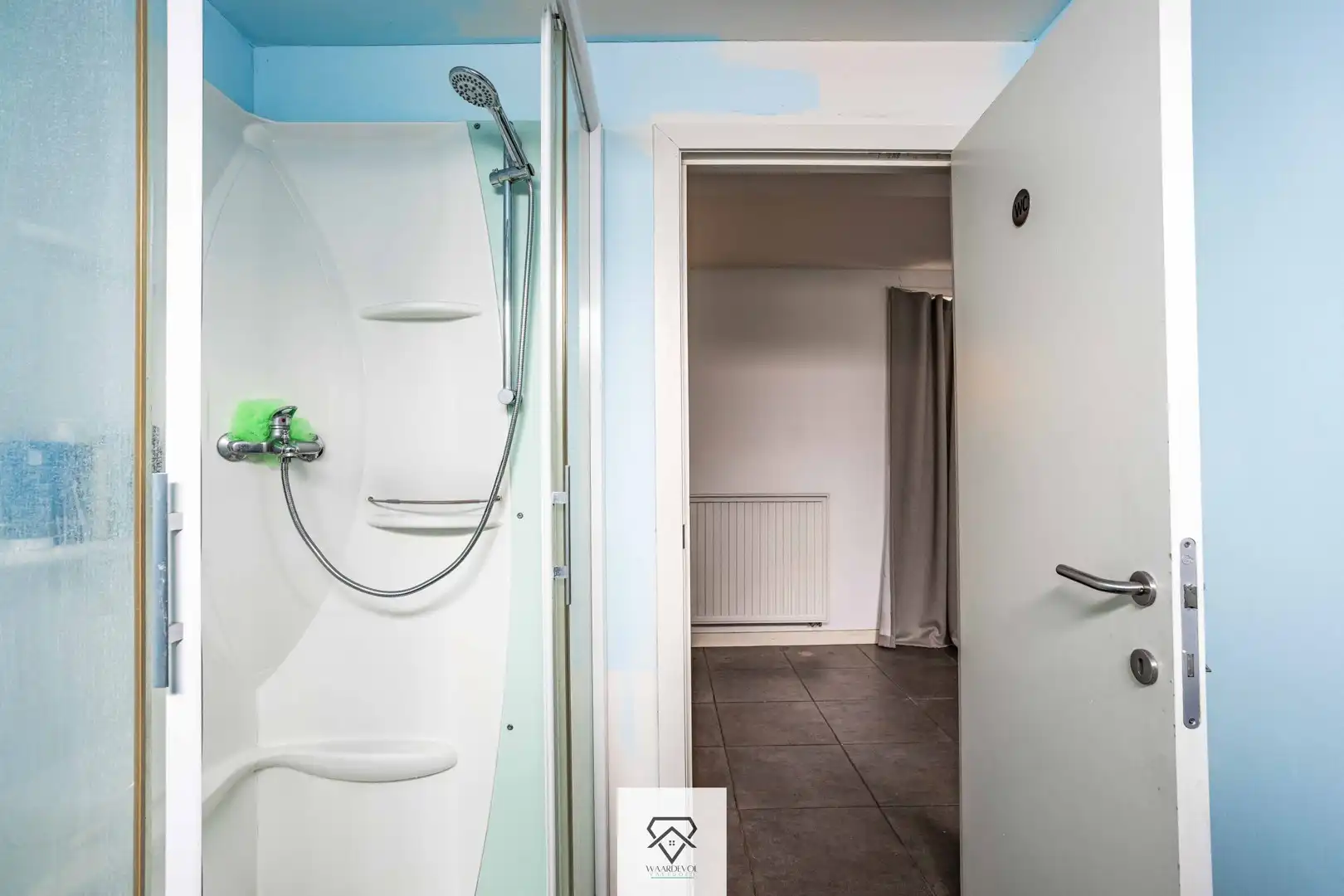 Ruime herenwoning met vernieuwd basiscomfort en ingesloten terras foto 13