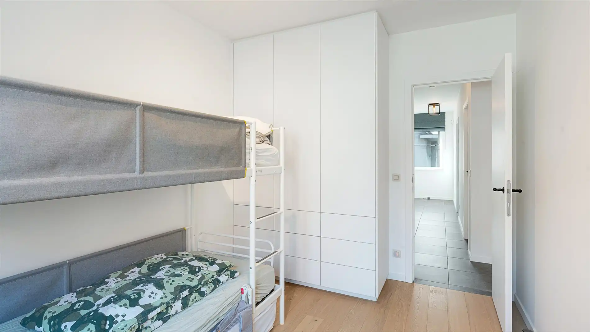Ruime, recente woning op uitstekende ligging foto 17