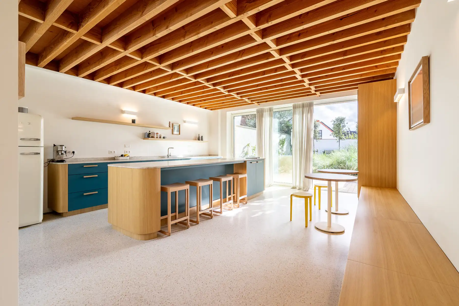 Exclusief: vernieuwde woning in charmant doodlopend straatje foto 3