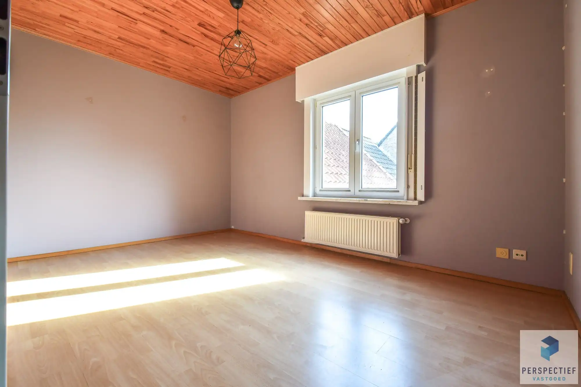 Instapklare GROTE (227m²) halfopen bebouwing (BJ 2001) met 4 slpks, dubbele garage & tuin foto 14