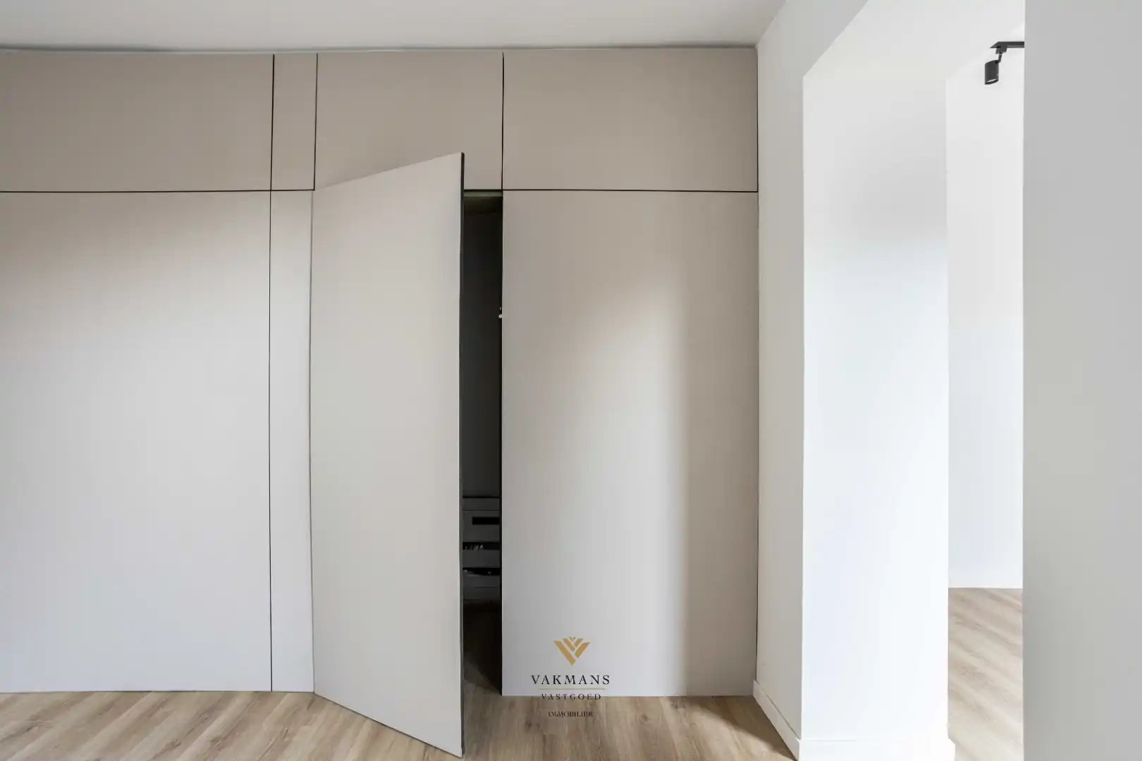 Een vernieuwd huis met 3 slaapkamers en garage foto 7