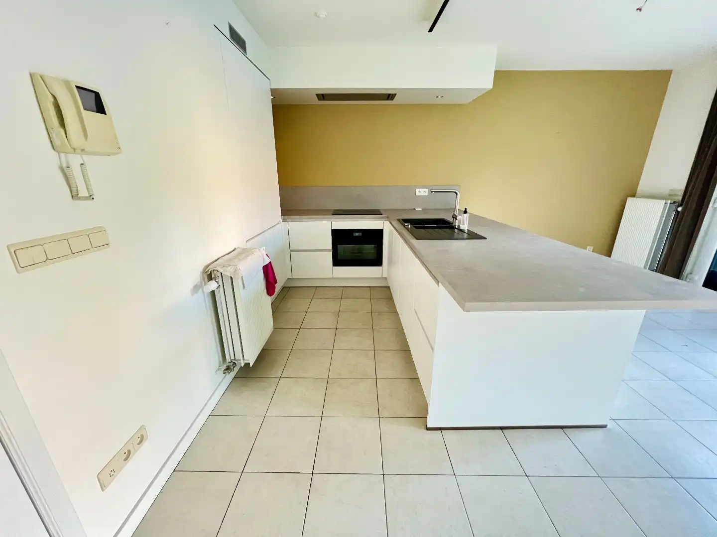 Gelijkvloersapp. met 2 slpks, terras, tuin en  autostaanplaats  foto 6