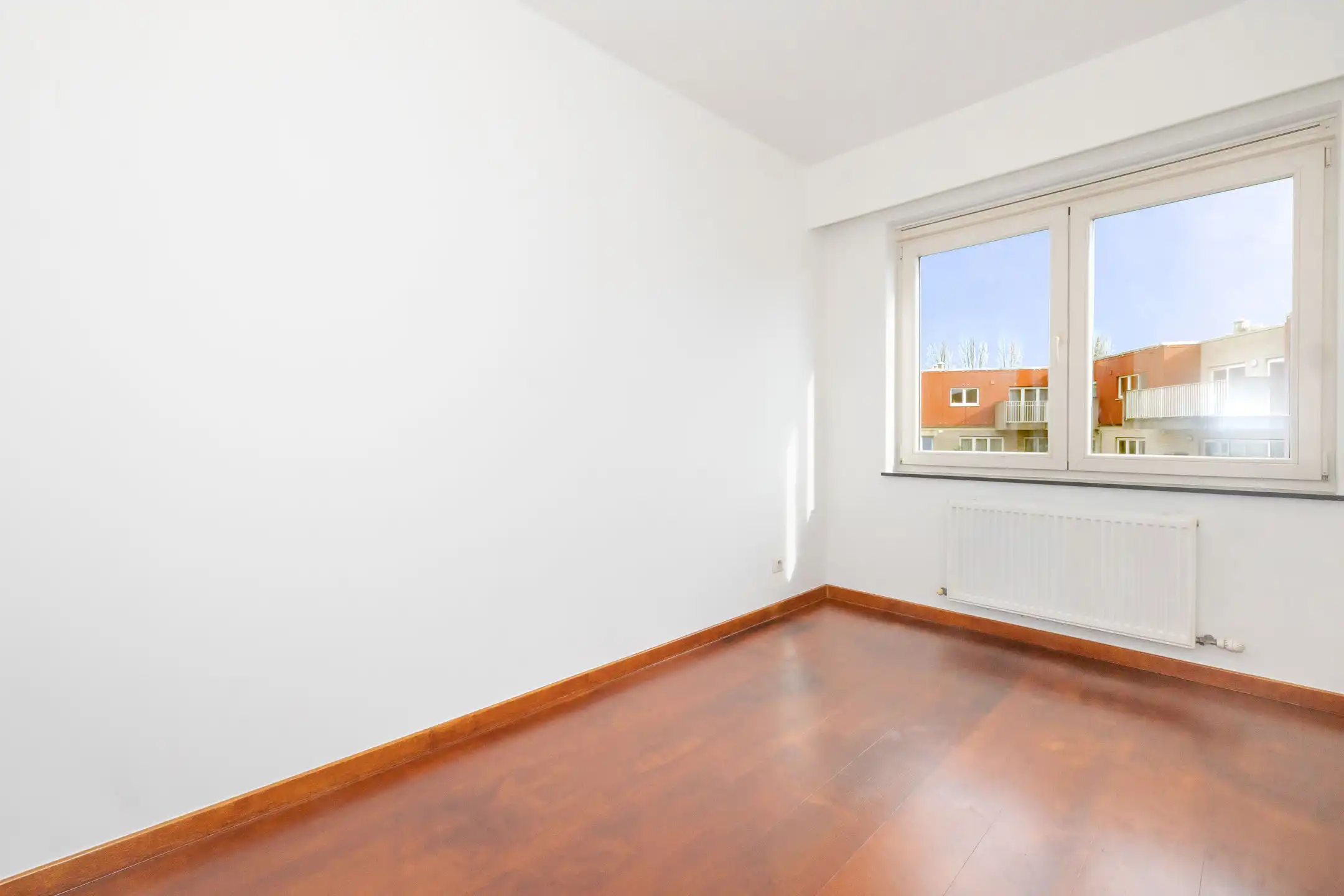 Mooi recent appartement met 2 slaapkamers en parking foto 12