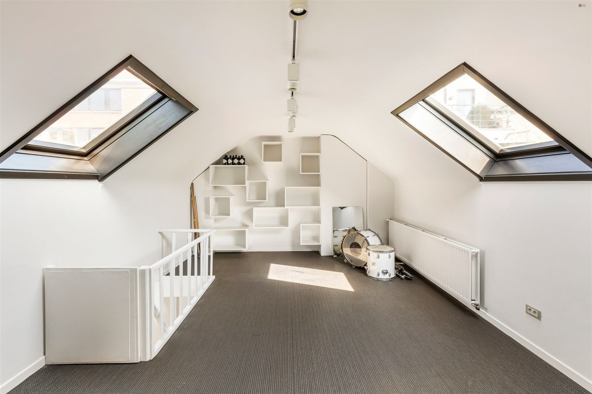 Stijlvolle en hoogwaardig afgewerkte villa met bijgebouw op fantastische locatie op perceel van 1784 m² foto 26