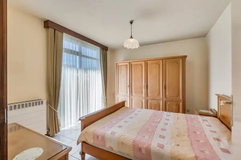 Gelijkvloerse bungalow op een perceel van 20are foto 16
