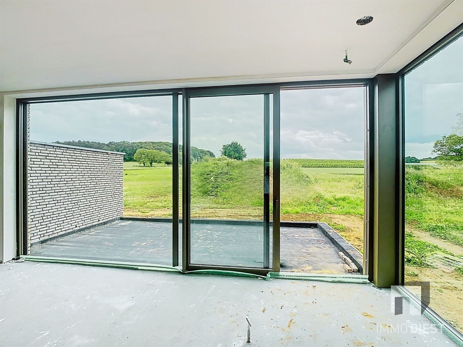 Moderne nieuwbouwwoning met knappe afwerking te Bekkevoort foto 16