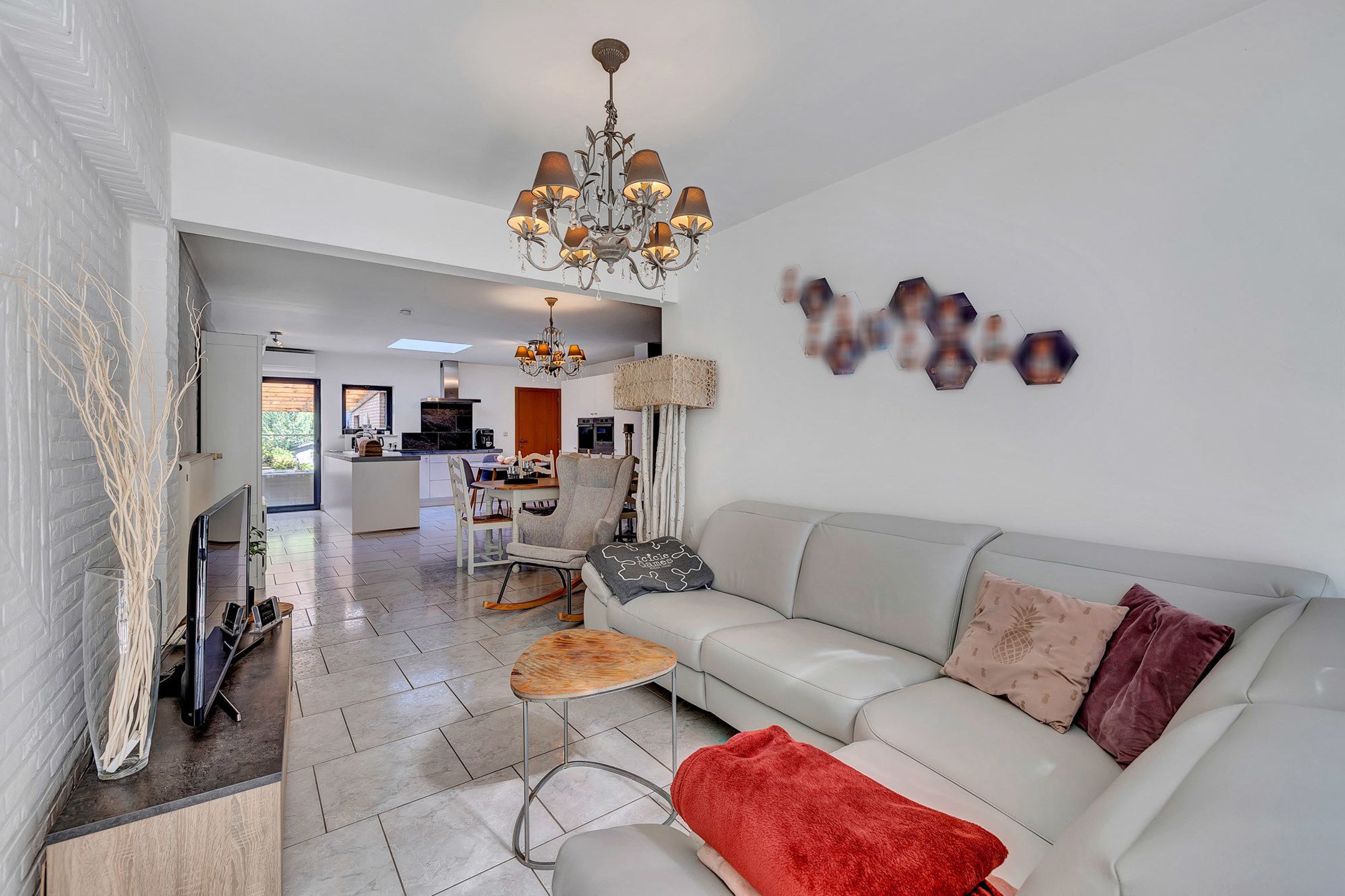 Instapklare woning met garage en tuin foto 3