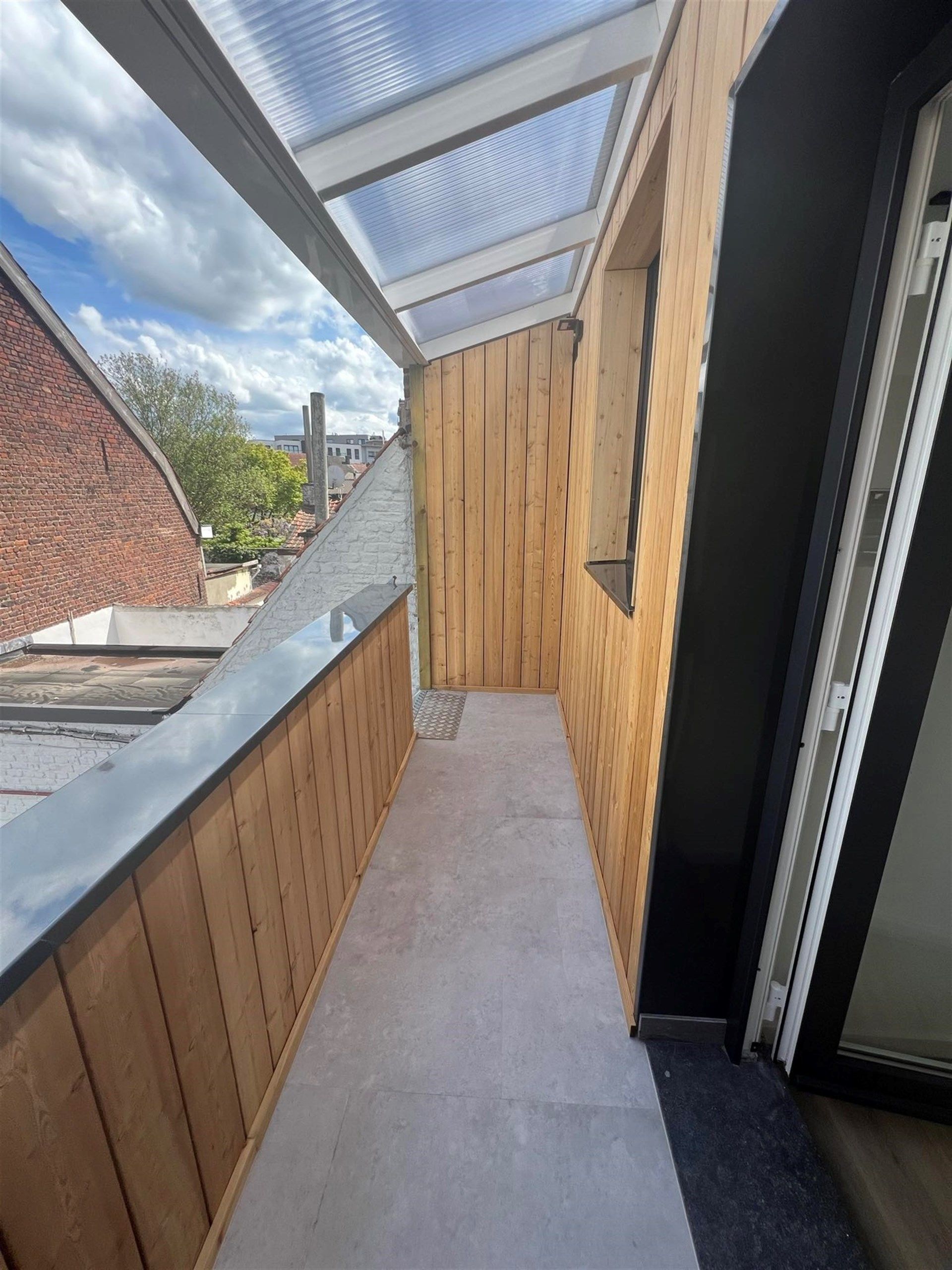 Gerenoveerd appartement met 1 slaapkamer en eigen ingang foto 7