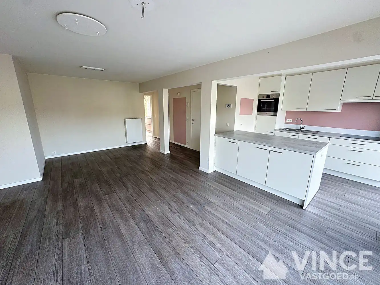 Lichtrijk appartement met uniek zicht op de vaart en ruim terras foto 6