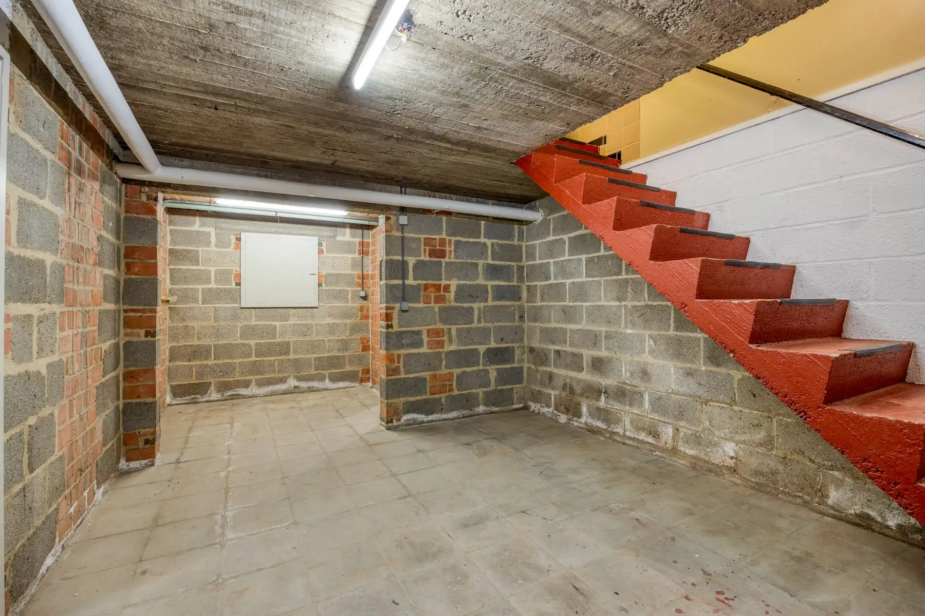 Gezinswoning met 6 slaapkamers op een perceel van 12a foto 23