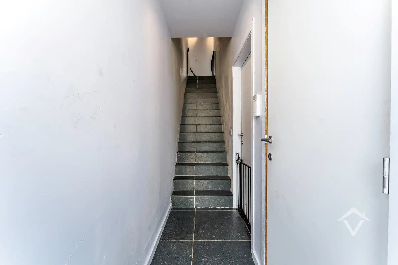 Recente instapklare woning met 3 slaapkamers, zonnige tuin en garage op De Mokker foto 2