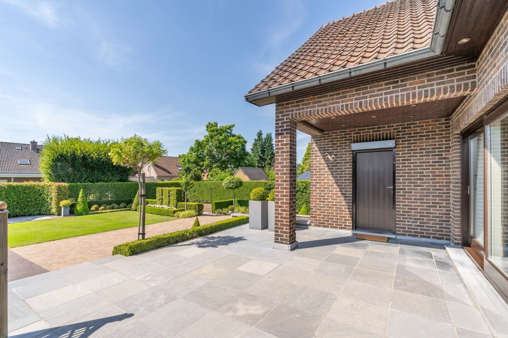 Uitstekend onderhouden vrijstaande woning met 5 slaapkamers en tuin in een aantrekkelijke residentiële buurt foto 26